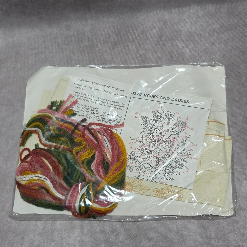 Vintage Creative Circle 0225 Roses and Daisies Crewel Embroidery Kit 1982 Floral